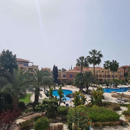 Sunny Limnaria Gardens 2 Bedroom Apartment Paphos Exterior foto