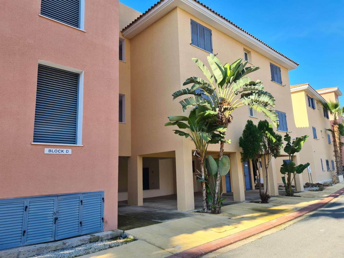 Sunny Limnaria Gardens 2 Bedroom Apartment Paphos Exterior foto